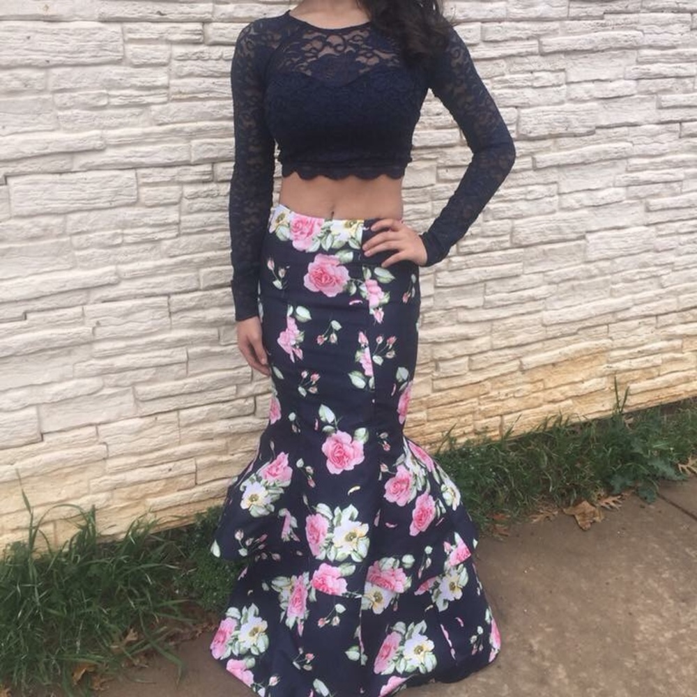NWOT 2 piece prom gown